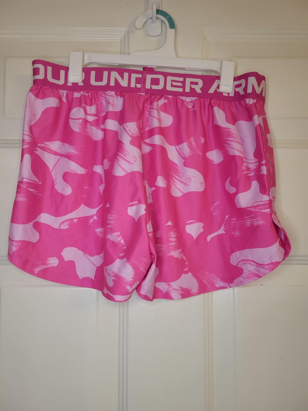 Under Armour Pink Camo Girl's Performance Shorts - Picture 7 of 8